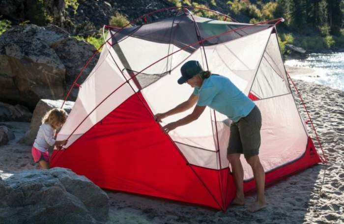 The inner tent and poles.