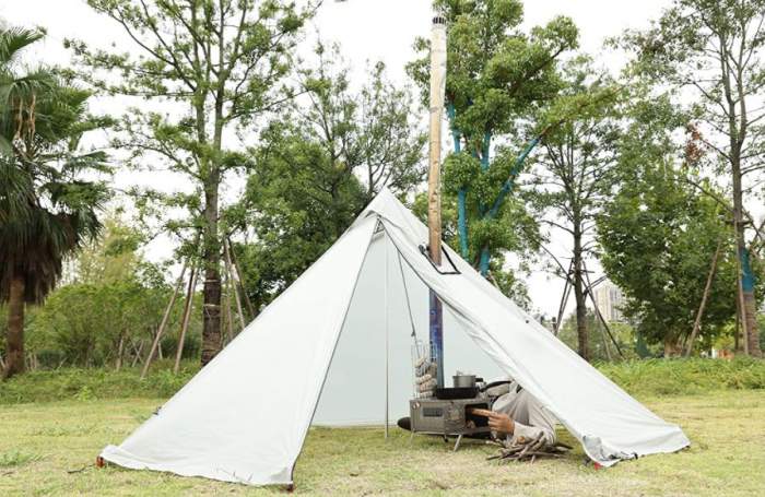 The Kcelarec stove in a small tent.