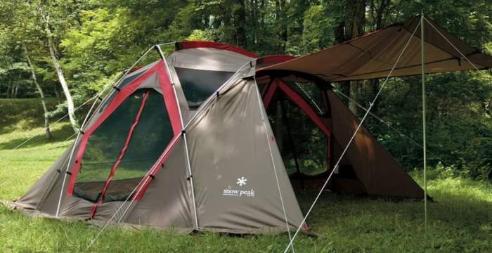 The shelter with an awning.