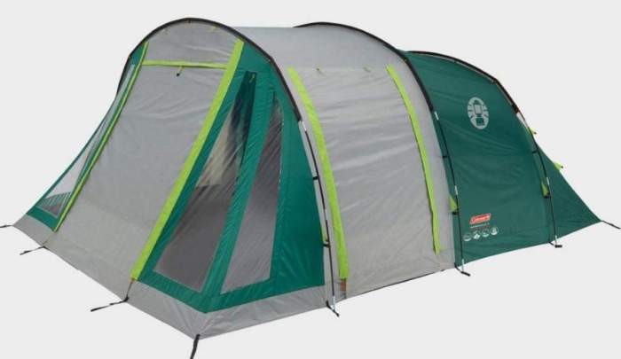 This is how the tent looks with the doors closed.