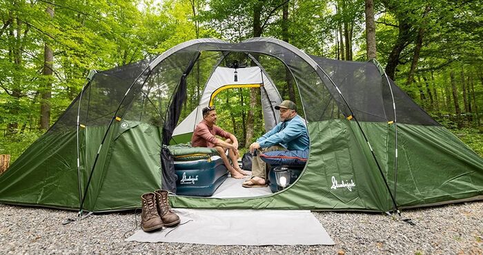 The tent in the camp.