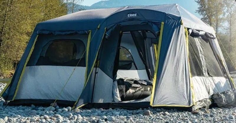 The tent in the camp.