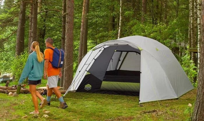 Space for 6 sleeping pads on the floor.