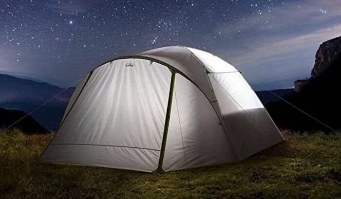 The tent comes with integrated lights.